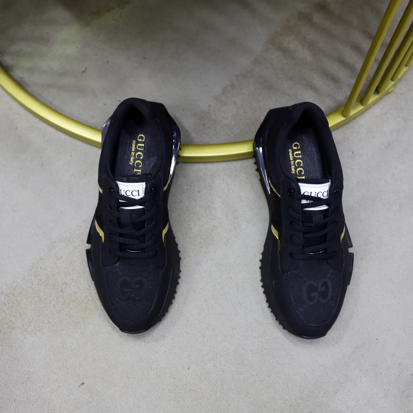 Ex-factory price: 462💰🙅‍♂️🙅‍♂️🙅‍♂️ Brand: GUCCI Standard code: 38-44 (45 customized) Grade: Same as the official website Material: Original material splicing Comfortable and breathable lining Lightweight and wear-resistant sports outsole Style category: Men's fashionable casual shoes Running sneakers Distinguished luxury brand elements Top luxury Color: actual picture color